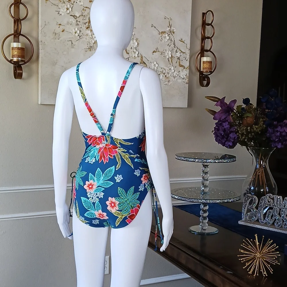 Women's Atlantic Tropical Floral Blue One-piece Swimsuit. Size M - Picture 9 of 17
